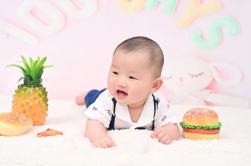 供卵助孕联系方式宝宝眼角红血丝